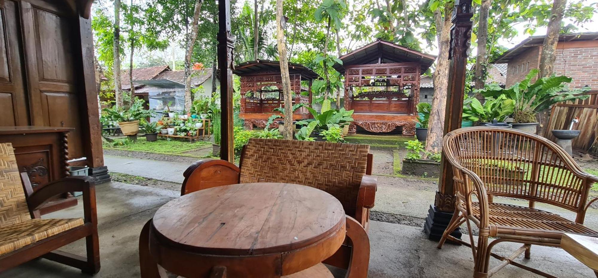 Anugrah Borobudur Магеланг Екстериор снимка