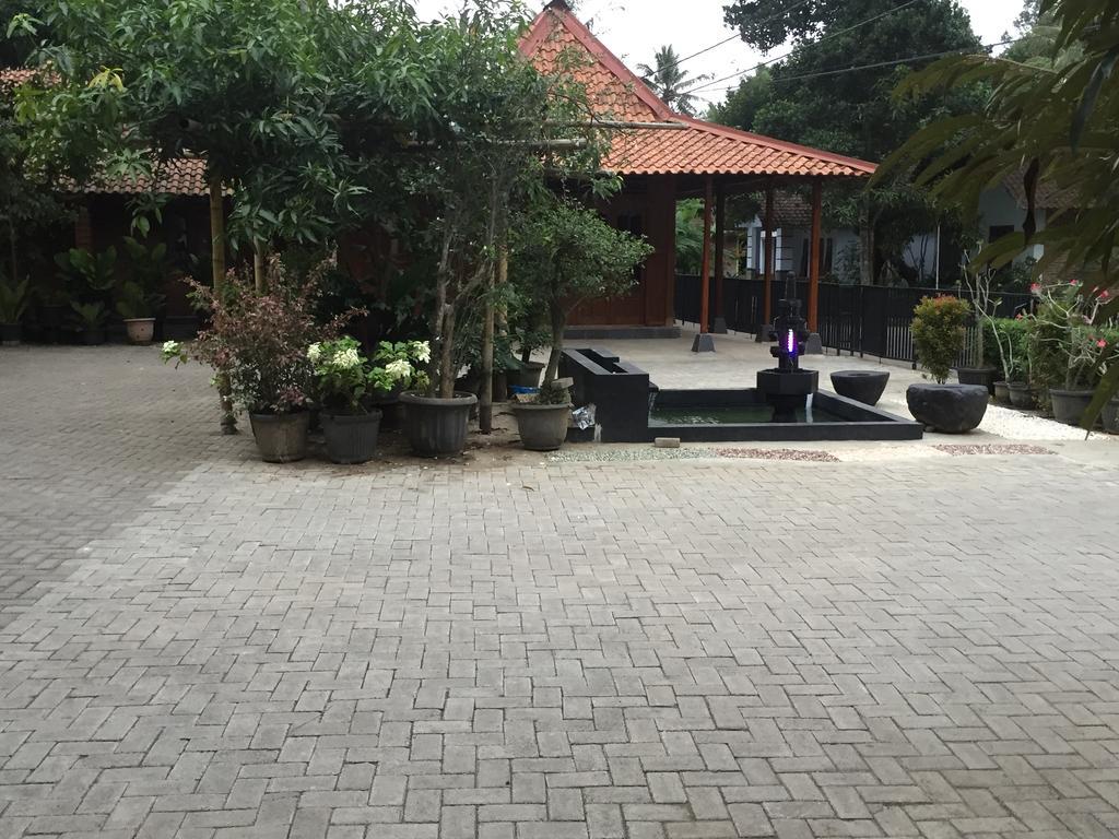 Anugrah Borobudur Магеланг Екстериор снимка
